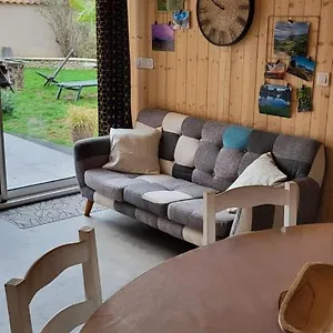  Hébergement de vacances Chalet Zen Avec Son Jacuzzi Et Jardin